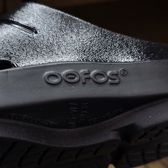 Oofos Slip On Shoes Black US Women 7  Men 5 EU 38 Slip On Walking Comfort OOCLOO - Picture 6 of 12